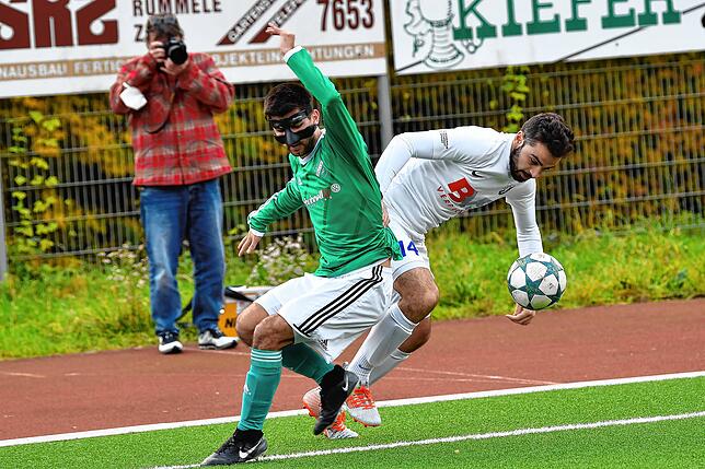 Bild 25: FC Erzingen gewinnt das Spitzenspiel mit 5:3 beim FC Zell &ndash; und wir haben Bilder!