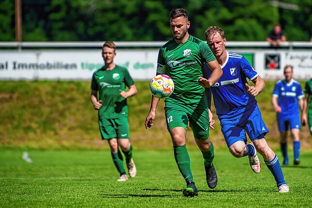 Bild 17: FC Weizen rettet sich durch das 2:1 beim SV Rheintal vor dem Direktabstieg &ndash; und wir haben Bilder!