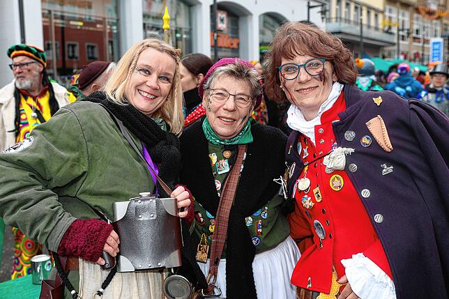 Bild 21: Die Konstanzer Fasnacht außer Rand und Band! Hästräger feiern auf der Marktstätte – die schönsten Bilder!