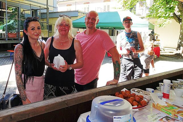 Bild 10: Der erste Tag des Sommerfestes des St. Josefhauses in Herten in Bildern