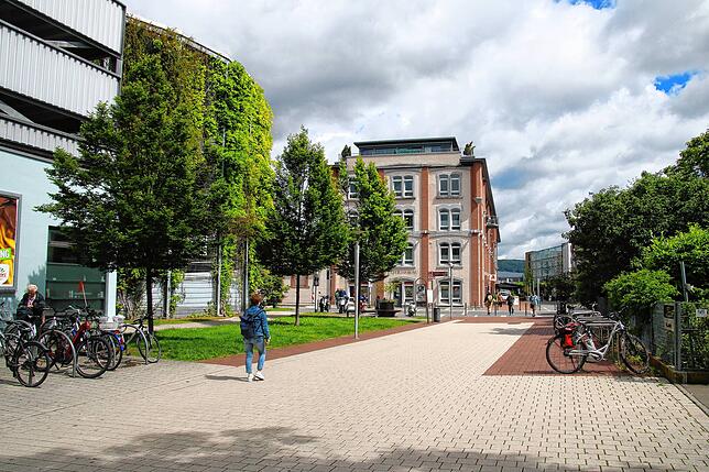 Hier soll bald ein Pocket-Park entstehen. Derzeit wartet die Stadt noch auf Fördergelder dafür.