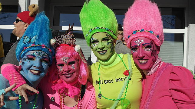 Viel Spaß als Neon-Trolle: Mandy, Marieke, Claudia und Regine (von links).