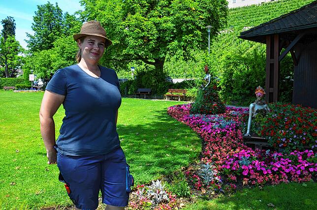 Hannah Pfaff sowie ihre Kolleginnen und Kollegen aus Stadtgärtnerei und Bauhof stecken hinter dem Maskenball im Meersburger Stadtgarten.