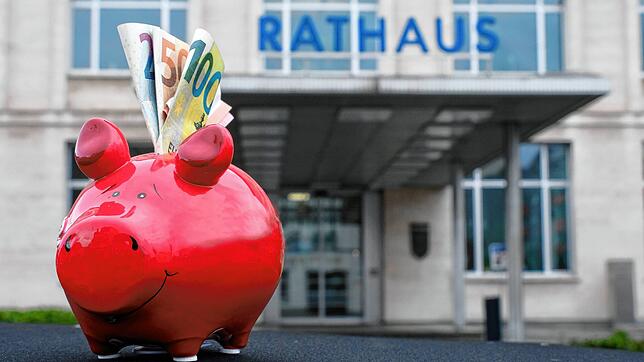 Der Rubel rollte im Jahr 2021 in Singen: Das Jahresergebnis der Stadt fällt knapp 10,1 Millionen Euro höher aus, als geplant.