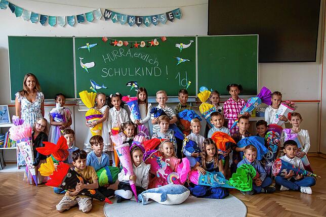Die 1d Walklasse der Waldeck-Schule Singen mit ihrer Klassenlehrerin Lea Katz bei ihrer Einschulungsfeier.