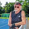 Oswald Ammon, Behindertenbeauftragter des Landkreises Konstanz, im Singener Münchriedstadion.