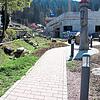 Das Wasserfallwegle in Triberg soll entlang der Gutach  fortgeführt werden. Dazu soll es eine Brücke geben über die Gutach auf das Dach ...
