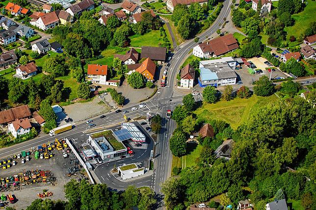 Ein Luftbild der Adlerkreuzung in Stockach-Hindelwangen, an der einige Bauarbeiten bevorstehen. Unter anderem will die Neubauleitung ...