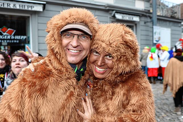 Bild 5: Bunt, bunter, Konstanzer Fasnacht: So fantasievoll geht es auf dem Münsterplatz zu