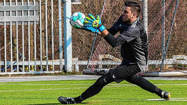 Rückhalt seiner Elf: Raphael Zimmermann hielt im Kasten des VfR Horheim-Schwerzen nahezu alles, musste sich beim 1:1 seiner Elf beim FC ...
