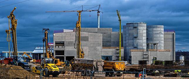 Bestwood Schneider baut im Industriepark ein neues Holzwerk. Die Inbetriebnahme ist noch dieses Jahr geplant.