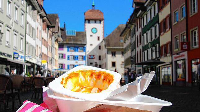 Gibt es auch bald in Waldshut-Tiengen eine Verpackungssteuer? Nach dem Ortschaftsrat Gurtweil haben die Gemeinderatsfraktionen von ...