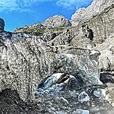 Dieses Bild zeigt die sogenannte Eiskapelle am Watzmann vor ihrem Einsturz.