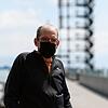 Holger Nagel trägt Masken aus Solidarität und für den gegenseitigen Schutz. Der Meersburger besucht Friedrichshafen für ...