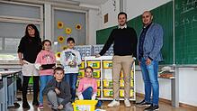 Der Unterricht mit dem Robotik-Set läuft an der Grundschule Immendingen bereits (v.l.): Kommissarische Schulleiterin Anna Güttner, ...