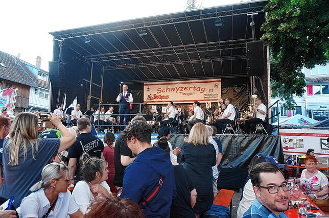 Bild 20: Wunschkonzert am Tiengener Schwyzertag – Stadtmusiker spielen groß auf (Teil 2)