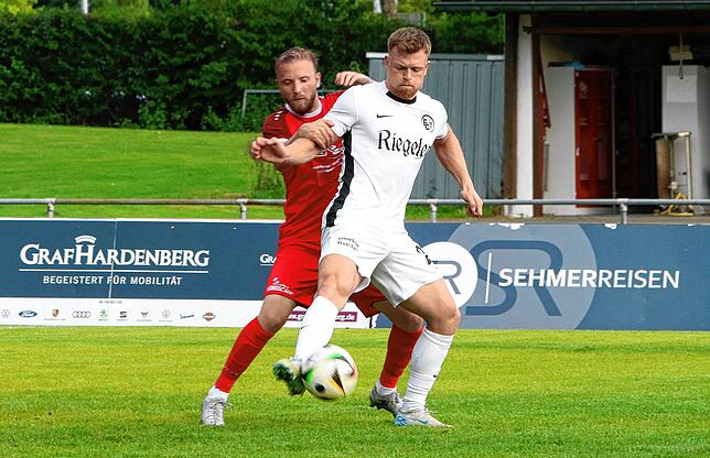 Bild 25: Beim 0:4 des FC RW Salem gegen FC Teningen waren wir mit der Kamera dabei!