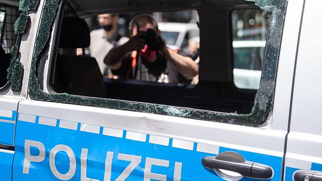 Bei den Krawallen hatte es Verletzte und hohe Schäden gegeben.