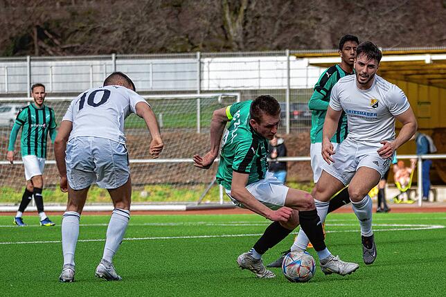 Bild 24: 1:1 im Hochrhein-Derby zwischen dem FC Zell und dem SV 08 Laufenburg &ndash; und wir haben Bilder!