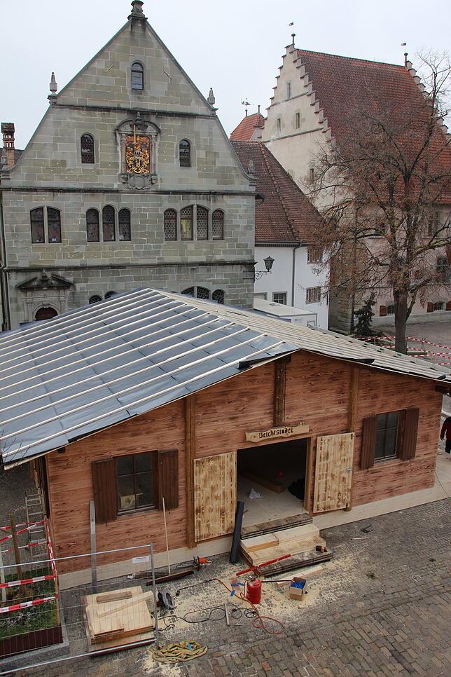 Der &bdquo;Beichtstadel&ldquo; liegt vor dem Stadtarchiv, direkt neben dem Münster.