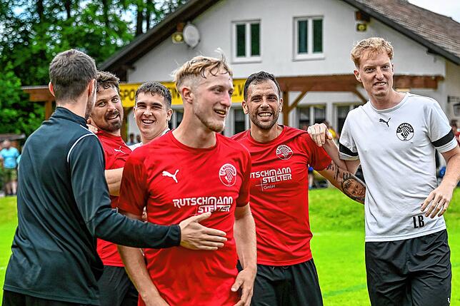 Bild 26: FC Hochrhein steigt in die Bezirksliga auf – und wir haben Bilder!