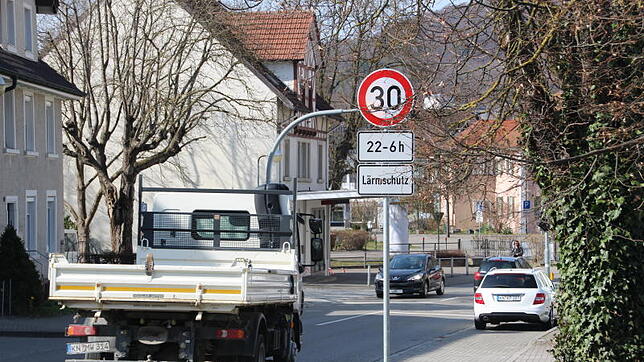 Dichter Vekehr herrscht auf der Gottmadinger Hauptstraße, wie auf dem Bild im Bereich Abzweigung Steiner Weg. Nachts gilt dort künftig ...