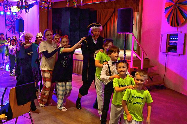 Bild 12: Schmodoball 2025 in St. Georgen: So spektakulär war das Event im Goldenen Auerhahn – Bilder hier!