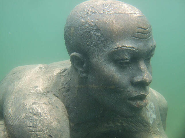 Nicht nur bis zum Hals steht das Wasser El Nino – in der Vergangenheit wurde die Figur auch schon komplett überflutet.
