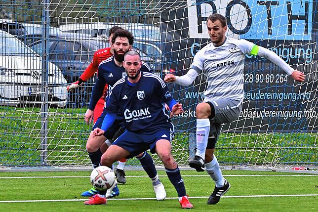 Bild 5: TuS Efringen-Kirchen besiegt SV Blau-Weiß Murg mit 6:2 &ndash; und wir haben Bilder!