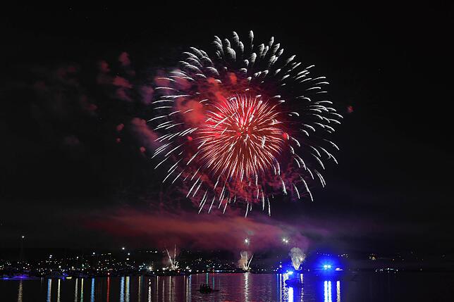 Bild 19: Es knallt beim Seenachtfest 2025! Das Feuerwerk über dem Bodensee lädt zum Staunen ein