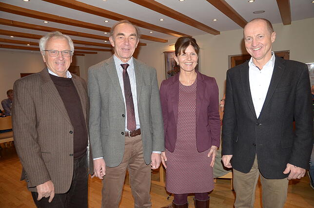 "I-mein'-halt"-Moderator Ernst Arnegger mit seinen Gästen Wilfried Franke, Irmtraud Schuster und Jürgen Löffler (von links). Bild: Jörg ...