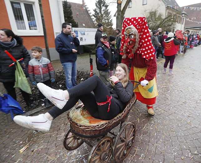 Bild 3: Bilder zum großen Narrentreffen in Pfohren (4)