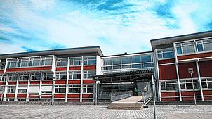 Die Hochschule befindet sich im Wandel – neben einer neuen Mensa ist nun ein Boarding-House, also ein Hotelbetrieb für Studenten, im ...