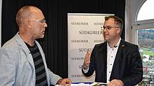 SÜDKURIER-Redakteur Markus Vonberg im Gespräch mit Laufenburgs Bürgermeister Ulrich Krieger.