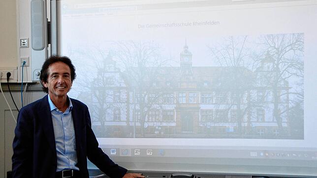 Digital ins neue Schuljahr: &bdquo;Wir werden zwei Pilotklasse in der fünften und achten Stufe starten, in der wir kompletten ...