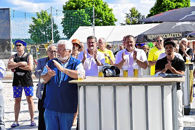 Bild 3: Bilder von der Einweihung des Beach-Handballfelds in St. Georgen
