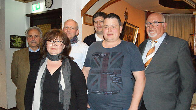 Sie kandidieren für die FDP: Giuseppe Lupo, Lisbeth Jäckel, Eugen Wißler, Dominik Reiter, Björn Griener und Hans-Peter Zimmermann. Nicht ...