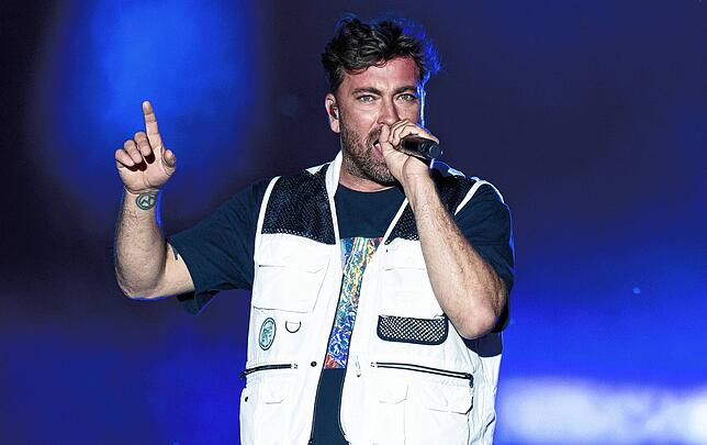 Die Weste steht ihm gut: Rapper Marteria bei einem Auftritt in München vor wenigen Wochen.