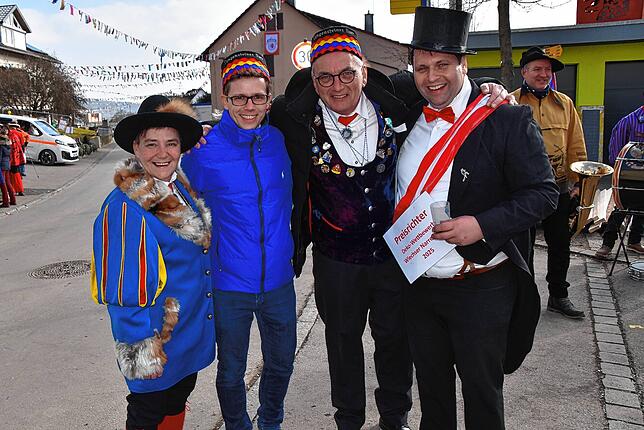 Bild 22: Die besten Bilder vom Narrenbaumstellen der Eigeltinger Krebsbachzunft in Wiechs