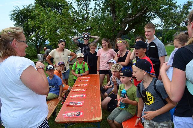 Bild 1: Bilder vom Dorfspiel und dem Partyabend des Zeltlagers der Jugendfeuerwehren des Landkreises Konstanz
