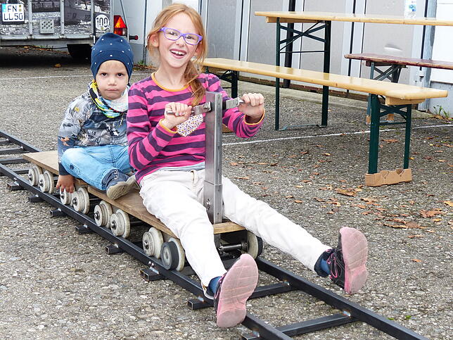 Bild 2: Bilder vom Tag der Wirtschaft im Gewerbegebiet Riedwiesen in Markdorf (2)Bilder vom Tag der Wirtschaft im Gewerbegebiet Riedwiesen in Markdorf (2)