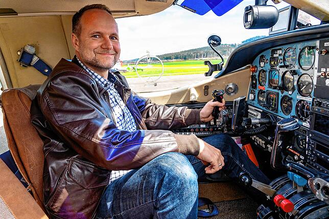 Pilot Markus Duwe ist schon lange dabei. Ihn schreckt eigentlich nichts mehr, dennoch hat er großen Respekt vor den großen ...