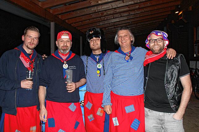 Bild 2: Fasnachtsparty des Turn- und Sportvereins Oberbaldingen am Fasnachtsfreitag: hier gibt´s die Bilder!