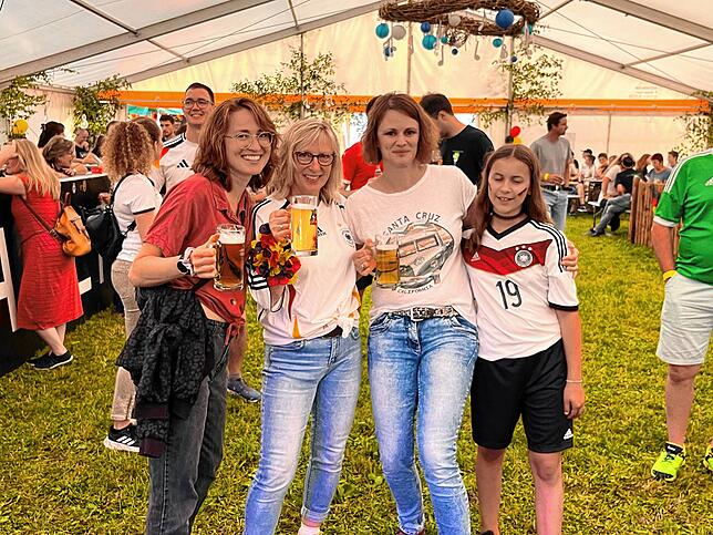 Bild 19: Zwischen Musik und EM – Der Freitag beim Dorffest Lienheim