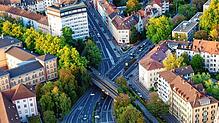 (Archivbild von 2009) Unter der Eisenbahnbrücke (untere Bildmitte) beim Konstanzer Sternenplatz sind am Dienstag, 15. Oktober, eine ...