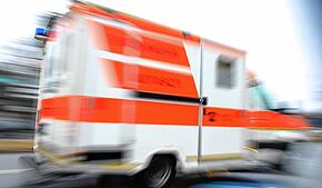 Bei einem Unfall in Böhringen ist eine 17-Jährige tödlich verletzt worden (Symbolbild).