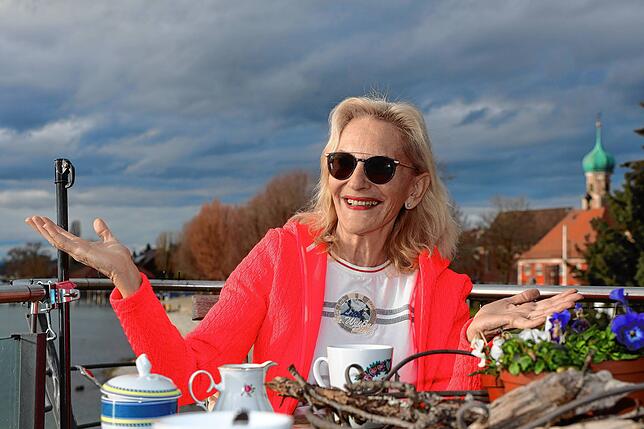 Gaby Hauptmann auf ihrer Terrasse im Jahr 2020.