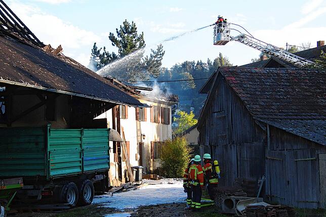 Bild 13: Brand eines Bauernhofs: Bilder aus Billafingen