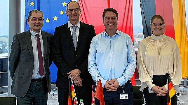 Die Markdorfer Unternehmerfamilie Weber hat eine strategische Partnerschaft mit einem chinesischen Hersteller von E-Transportern ...