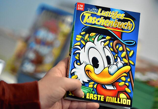 „Seine erste Million“ heißt dieses Lustige Taschenbuch vom Multimilliardär Dagobert Duck aus Entenhausen. Die ersehnte ...